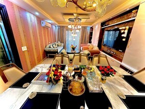 Team Area in 4 BHK Builder Floor at Sector 57 – for Rent