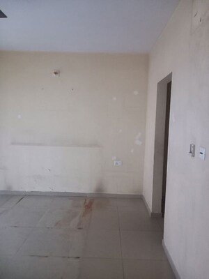 Room in 3 BHK Apartment at Emami City, Golpark – for Sale