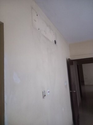 Room in 3 BHK Apartment at Emami City, Golpark – for Sale