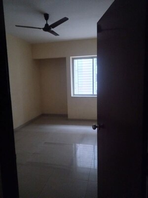 Room in 3 BHK Apartment at Emami City, Golpark – for Sale