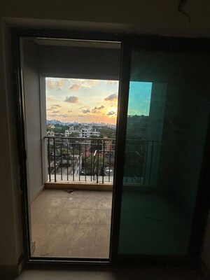 Room in 3 BHK Apartment at NPR The Crown, Tangra – for Sale
