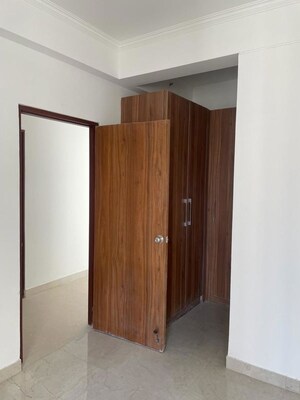 Room in 3.5 BHK Apartment at 3C Lotus Panache, Sector 110 – for Rent