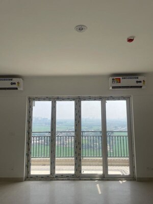 Room in 3.5 BHK Apartment at 3C Lotus Panache, Sector 110 – for Rent