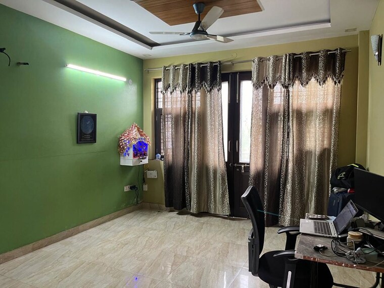 Gym, sector 23 2 Bedroom 1200 Sq.Ft. Villa In Sector 23 Gurgaon 10412233