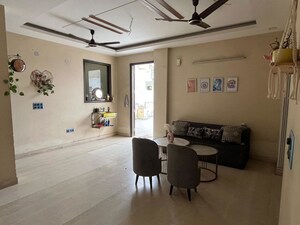 Team Area in 2 BHK Villa at Sector 23 – for Rent