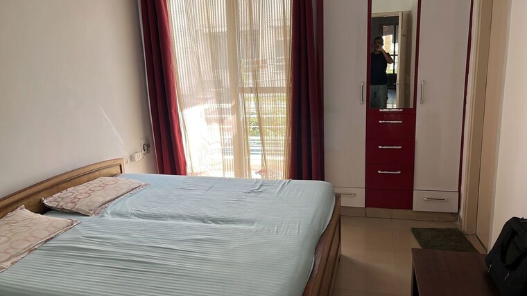 Bedroom, sector 51 3 Bedroom 1800 Sq.Ft. Builder Floor In Sector 51 Gurgaon 10412242