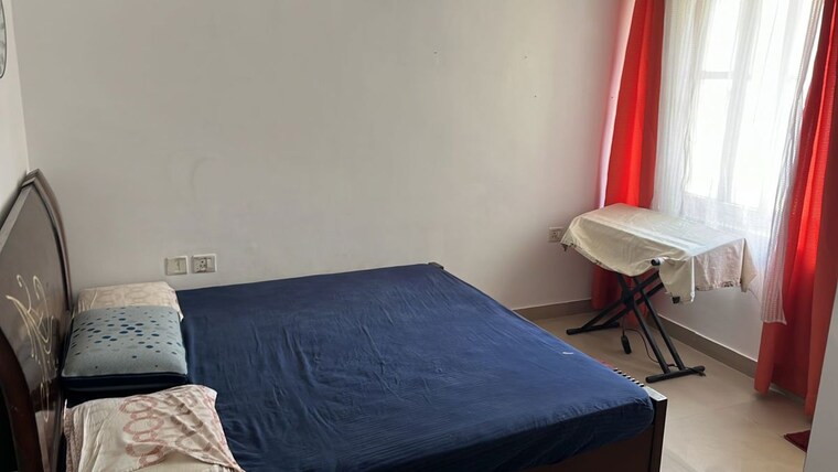 Bedroom, sector 51 3 Bedroom 1800 Sq.Ft. Builder Floor In Sector 51 Gurgaon 10412242