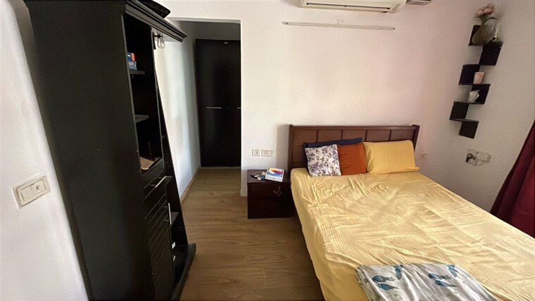 Bedroom, sector 51 3 Bedroom 1800 Sq.Ft. Builder Floor In Sector 51 Gurgaon 10412242