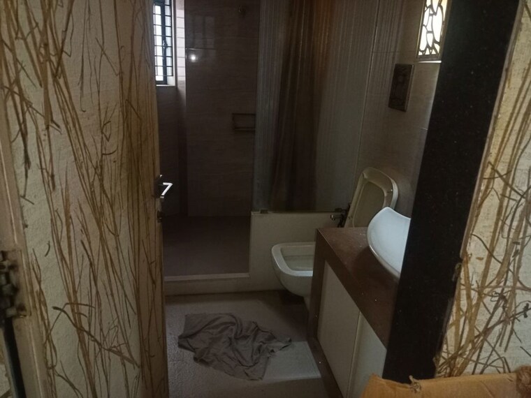 Bathroom, shivaji park 3 Bedroom 900 Sq.Ft. Apartment In Shivaji Park Mumbai 10412266