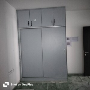 Room in 2 BHK Apartment at Rajapushpa Provincia, Narsingi – for Rent