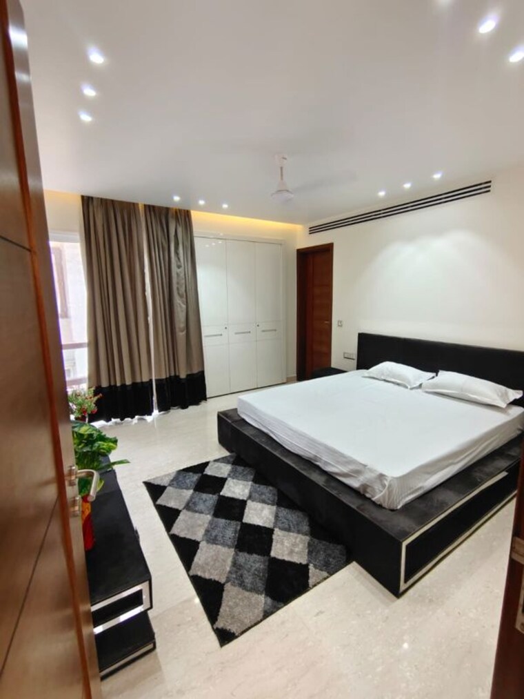 Team Area, hauz khas enclave 4 Bedroom 520 Sq.Yd. Builder Floor In Hauz Khas Enclave Delhi 10412290