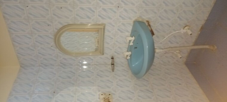 Bathroom, sector 15a 2 Bedroom 1250 Sq.Ft. Independent House In Sector 15a Faridabad 10412262