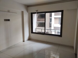 Room in 3 BHK Apartment at Vastrapur – for Rent
