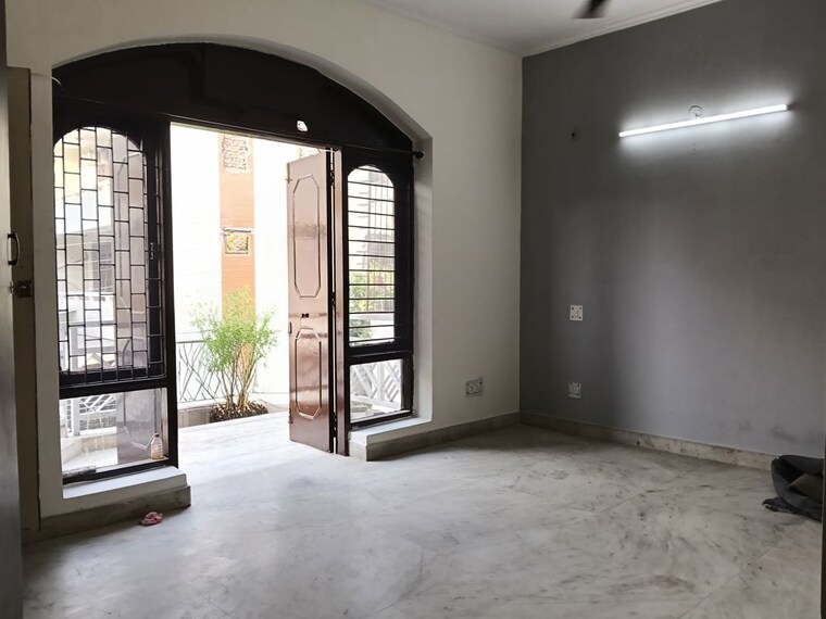 Room, sector 23 2.5 Bedroom 1350 Sq.Ft. Villa In Sector 23 Gurgaon 10412287