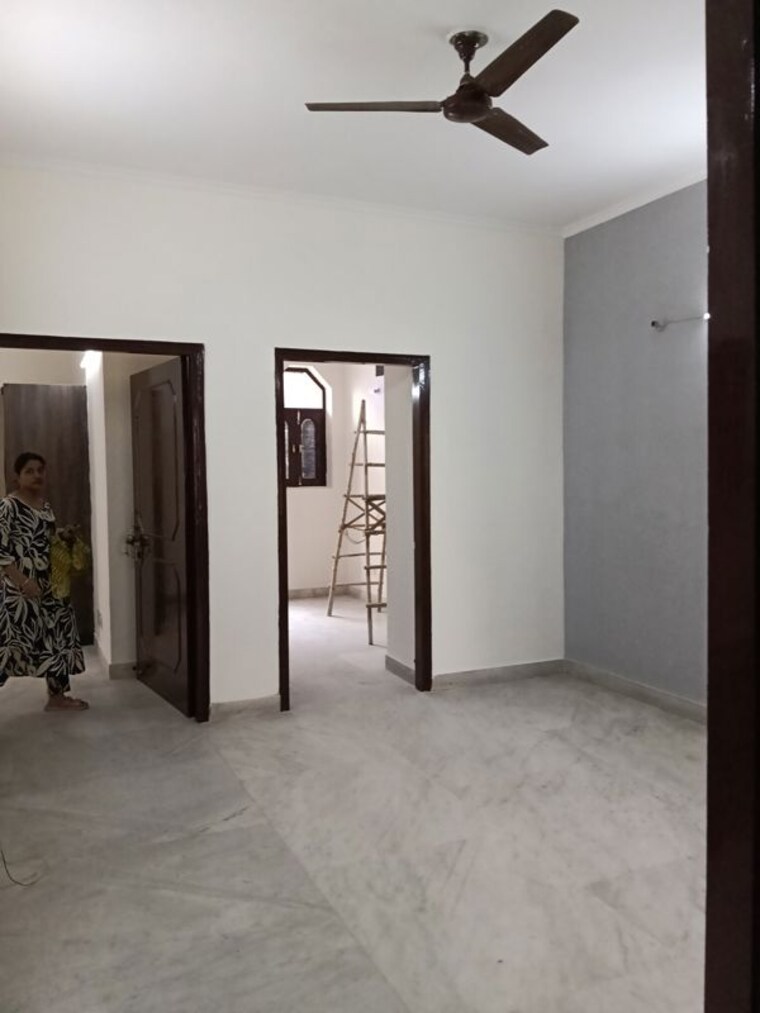 Room, sector 23 2.5 Bedroom 1350 Sq.Ft. Villa In Sector 23 Gurgaon 10412287