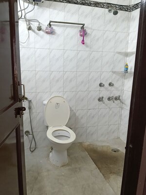 Bathroom in 2.5 BHK Villa at Sector 23 – for Rent
