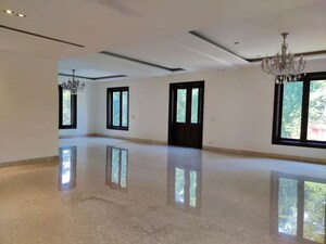 Room in 4 BHK Builder Floor at Vasant Vihar – for Rent