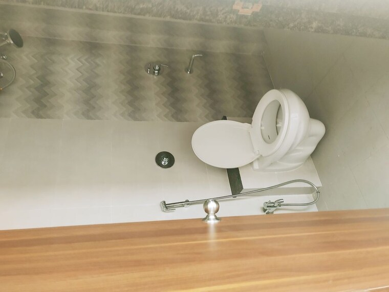 Bathroom, suyog-padmavati-hills 3 Bedroom 1500 Sq.Ft. Apartment In Bavdhan Pune 10412335
