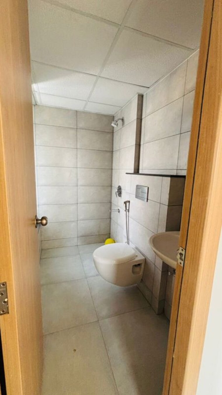 Bathroom, mahindra-antheia-c3 2 Bedroom 1000 Sq.Ft. Apartment In Pimpri Pune 10412332