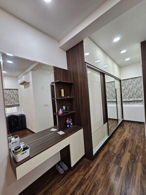 Room in 4 BHK Apartment at Muppas Indraprastha, Tellapur – for Rent