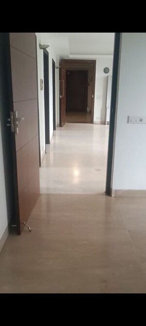 Room in 3 BHK Apartment at Puri Diplomatic Greens Phase I, Sector 111 – for Rent