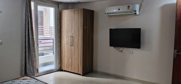 Room, sector 46 1 RK 250 Sq.Ft. Builder Floor In Sector 46 Gurgaon 10412326