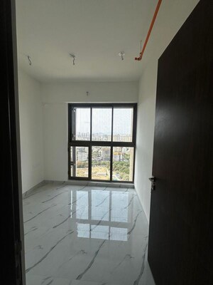 Room in 2 BHK Apartment at Raymond Ten X Habitat, Pokhran Road No Two – for Rent