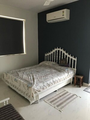 Bedroom in 2 BHK Apartment at Mittal Sagar Kunj, Malabar Hill – for Rent