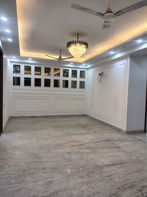 Room in 3 BHK Builder Floor at Malviya Nagar – for Rent