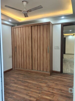 Room in 3 BHK Builder Floor at Malviya Nagar – for Rent