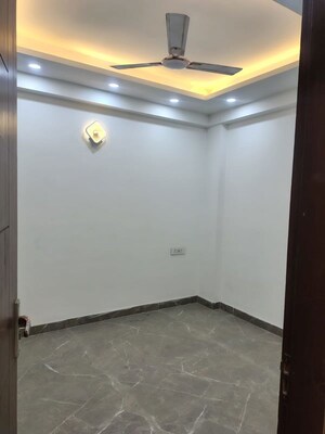 Room in 3 BHK Builder Floor at Malviya Nagar – for Rent