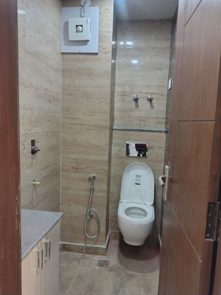 Bathroom, malviya nagar 3 Bedroom 2000 Sq.Ft. Builder Floor In Malviya Nagar Delhi 10412424