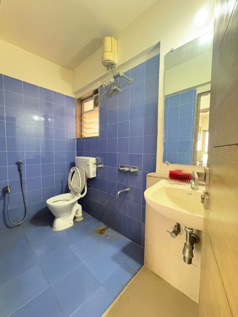 Attached Bathroom, kanakia-spaces-niharika 2 Bedroom 850 Sq.Ft. Apartment In Manpada Thane 10412427