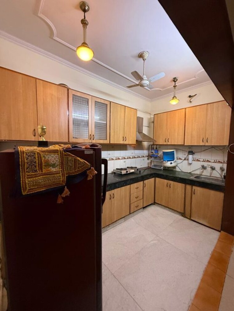 Kitchen, kalkaji 2 Bedroom 100 Sq.Yd. Builder Floor In Kalkaji Delhi 10412473
