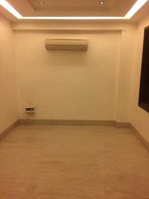 Room in 4 BHK Builder Floor at Hauz Khas Enclave – for Rent