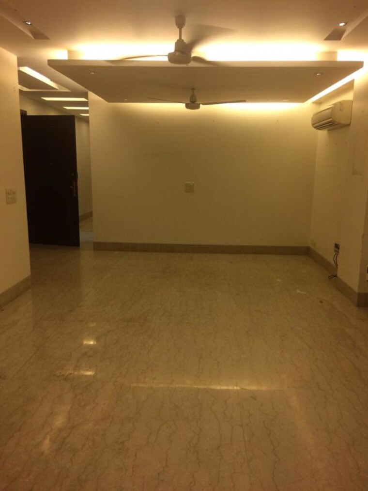 Room, hauz khas enclave 4 Bedroom 500 Sq.Yd. Builder Floor In Hauz Khas Enclave Delhi 10412461