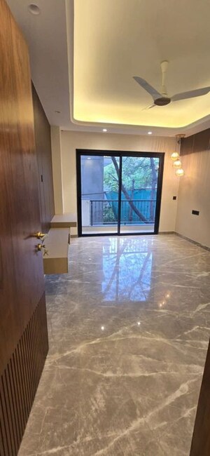 Room in 4 BHK Builder Floor at Nirvana Country – for Sale