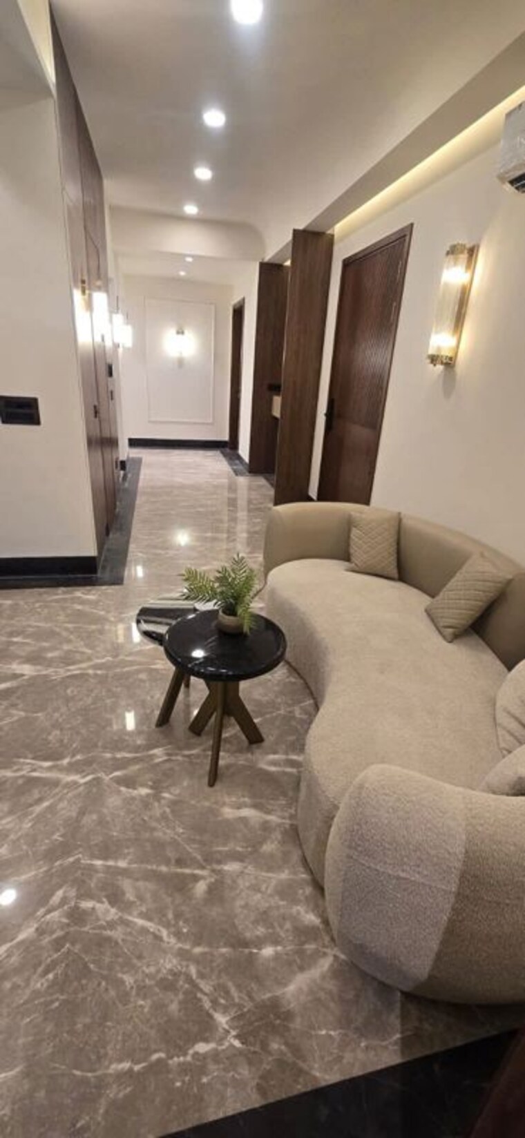 Living Room, nirvana country 4 Bedroom 3600 Sq.Ft. Builder Floor In Nirvana Country Gurgaon 10412467