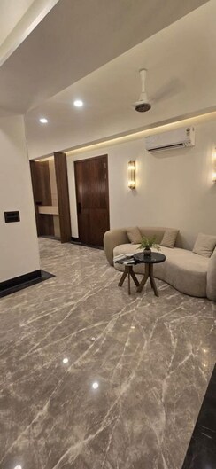 4 BHK + Servant Room,Basement Builder Floor For Sale in Nirvana Country