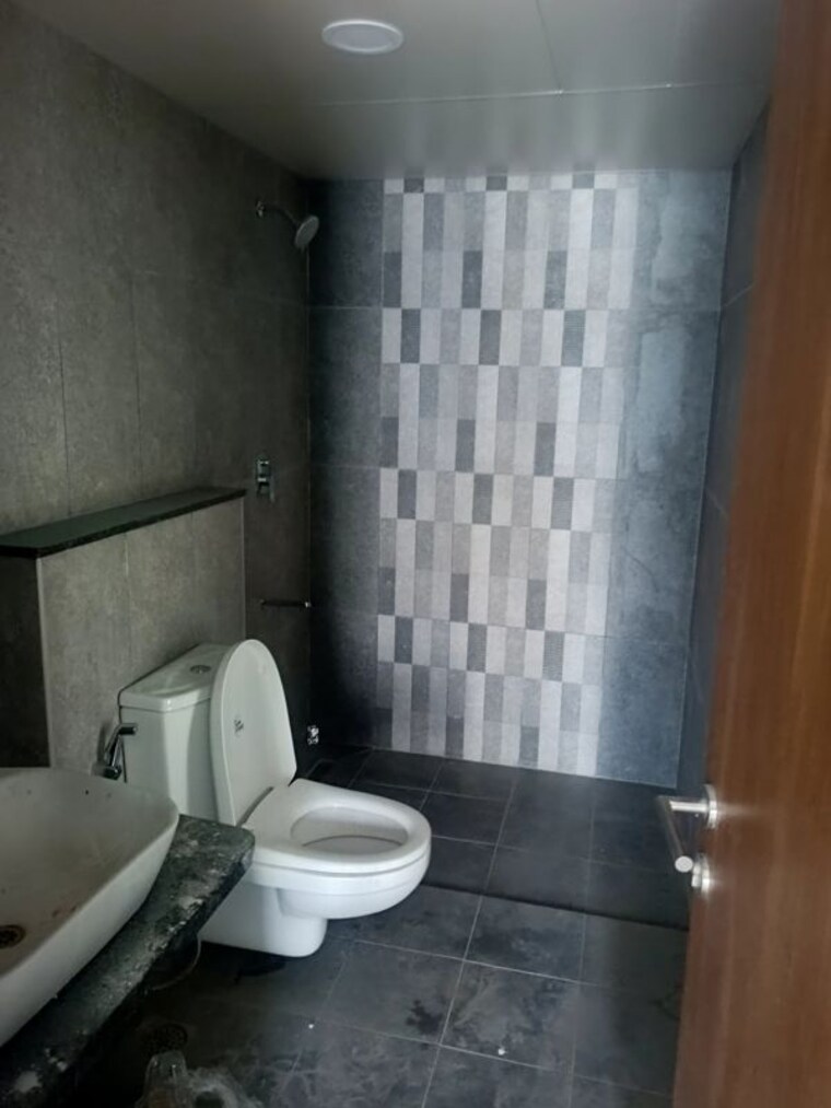 Bathroom, avalon-park-at-the-prestige-city 2.5 Bedroom 1325 Sq.Ft. Apartment In Sarjapur Road Bangalore 10412490