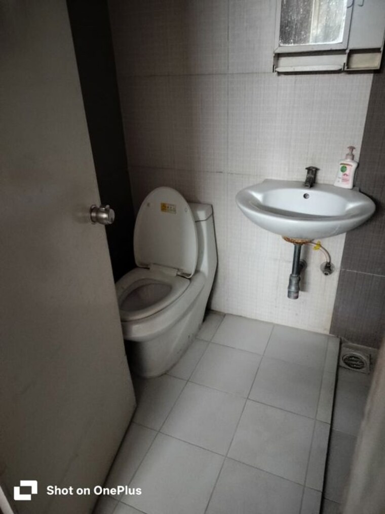Bathroom, ambiience-antilia 3 Bedroom 1500 Sq.Ft. Apartment In Bavdhan Pune 10412488