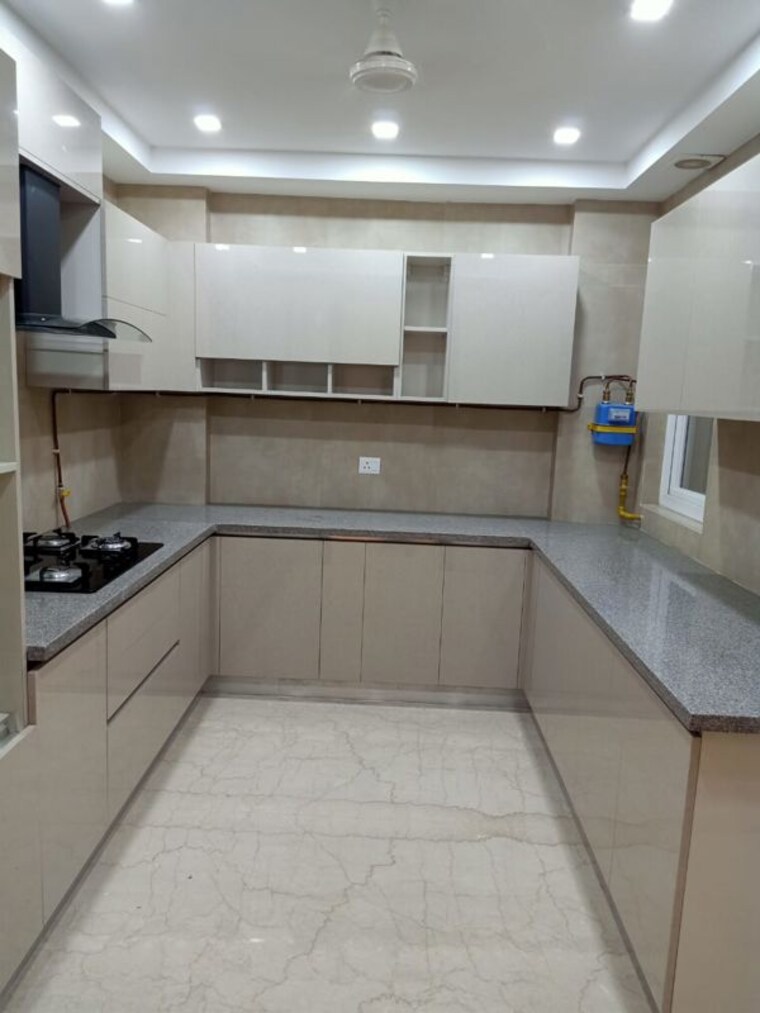Kitchen, hauz khas enclave 4 Bedroom 300 Sq.Yd. Builder Floor In Hauz Khas Enclave Delhi 10412508