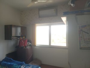 Room in 1 BHK Apartment at Puravankara Silversands, Mundhwa – for Rent
