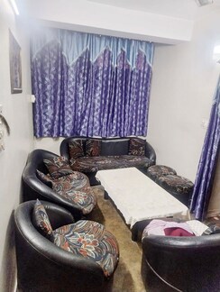 2.5 BHK + Pooja Room,Extra Room,Store Room Builder Floor For Sale in Rohini Sector 5