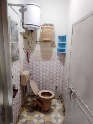 Bathroom in 2.5 BHK Builder Floor at Rohini Sector 5 – for Sale