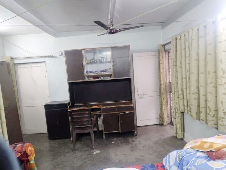 Living Room, rohini sector 5 2.5 Bedroom 800 Sq.Ft. Builder Floor In Rohini Sector 5 Delhi 10412498