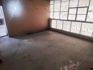 Room in 2.5 BHK Builder Floor at Rohini Sector 5 – for Sale