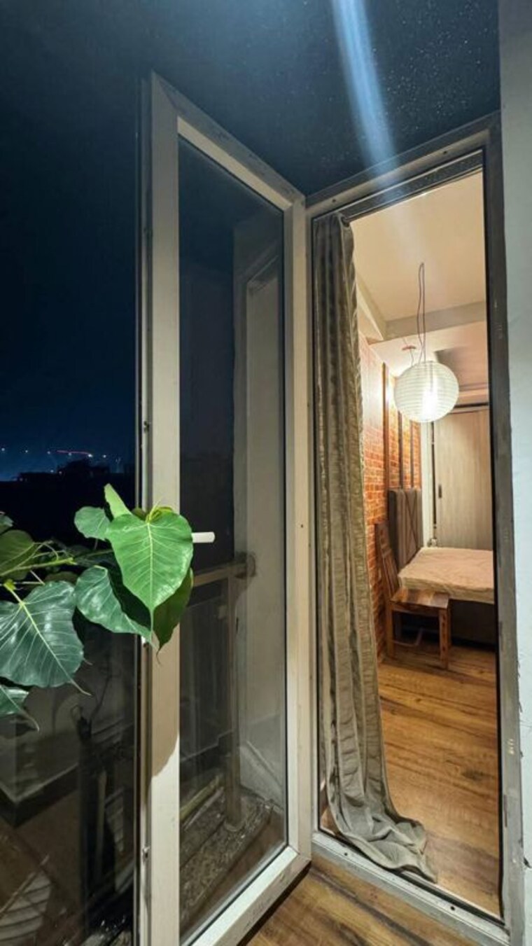 Balcony, saket 1 Bedroom 600 Sq.Ft. Apartment In Saket Delhi 10412543