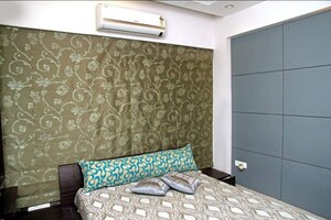 Bedroom in 3 BHK Apartment at Deep Indraprasth, Satellite – for Rent