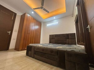 Room in 2 BHK Apartment at Saket – for Rent